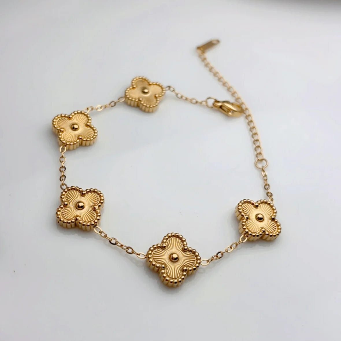 Timeless Clover Bracelet Shiny Gold